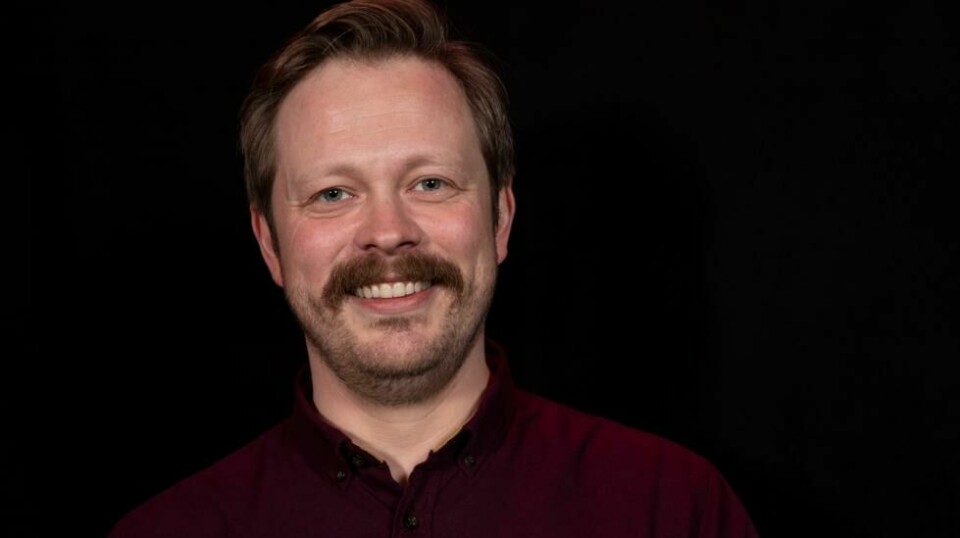 Einar Tørnquist bekrefter til TV 2 at en grov faktafeil har ført til til han har bedt forlaget om å trekke boka 198 land.