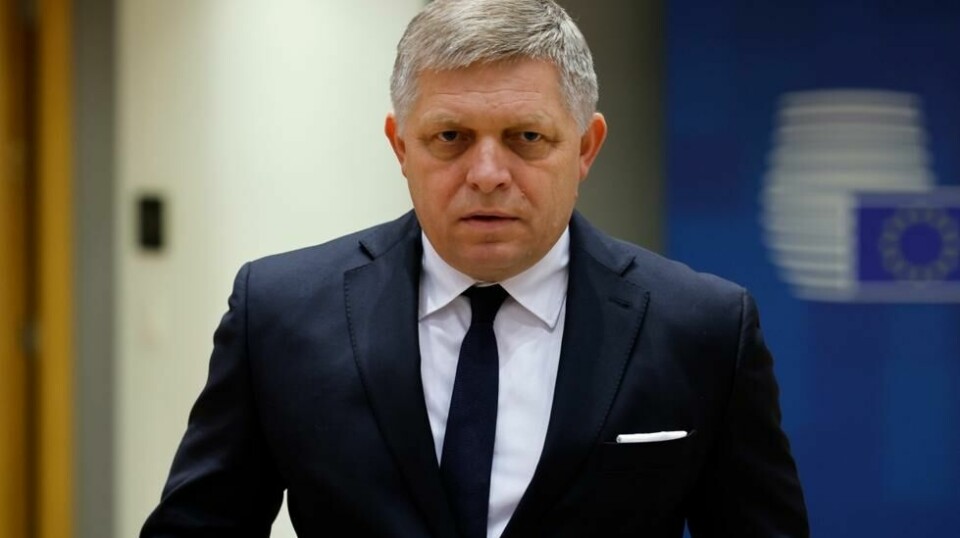 Slovakias statsminister Robert Fico, som 15 mai ble utsatt for et attentat, håper å delvis gjenoppta arbeidet innen utgangen av juni. Dette bildet er fra da han deltok under EU-toppmøtet i Brussel i februar. Foto: AP / NTB