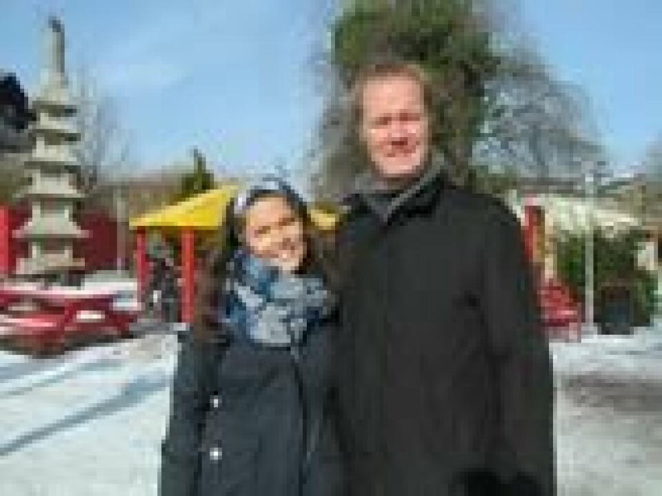 Lisa Sommer og Chris Reinfelds er fascinerte av Christiania. Lisa Sommer og Chris Reinfelds er fascinerte av Christiania. Foto: Kathleen Buer / ABC Nyheter