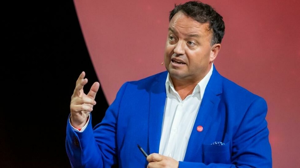 Partileder Frode Myrhol i Folkeaksjonen Nei til mer bompenger mener det er en merkelig vurdering av NRK å ekskludere partiet fra sin store bompengedebatt under et folkemøte i Drammen mandag kveld. Heller ikke den lokale bompengelista «Nei til bomring» er invitert til å delta.