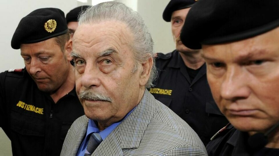 Josef Fritzl på vei inn til rettslokalet i 2009. Foto: Robert Jaeger/Pool Photo via AP/NTB