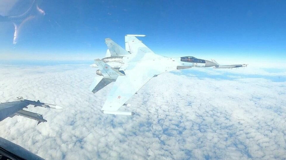 I september oppsto den en potensielt farlig situasjon da et russisk Su-35 kom nær et amerikansk F-16 utenfor Alaska. Se video av hendelsen lenger ned i saken.