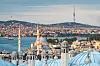 Istanbul er en by man kan oppleve både til fots og via sjøveien. Foto: Norwegian