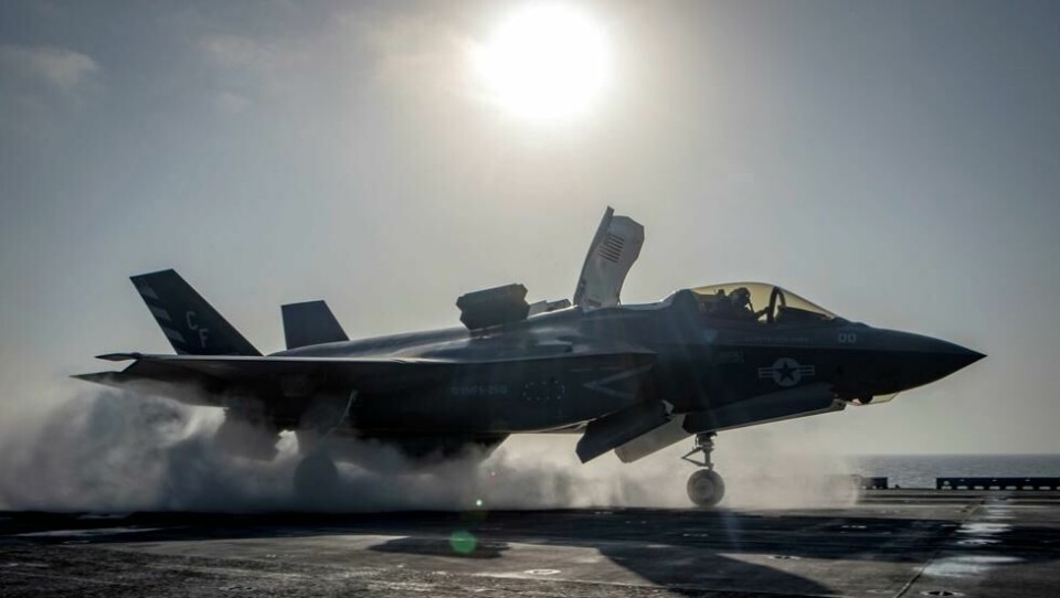 Japan har gått til innkjøp av superflyet F-35 og gjør endringer for å tilpasse seg leveransen. Japan har gått til innkjøp av superflyet F-35 og gjør endringer for å tilpasse seg leveransen. Foto: Matthew Freeman / U.S Navy/Reuters/NTB