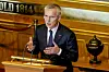 Jens Stoltenberg taler fra Stortingets talerstol under fremleggelsen av statsbudsjettet.