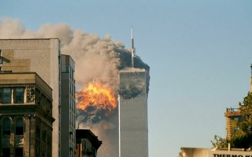 Angrepet på tvillingtårna i New York 9. september 2001, skjedde då Leo Ajkic var 18 år. Han hugsar godt følgene det fekk for internasjonale konflikter. Angrepet på tvillingtårna i New York 9. september 2001, skjedde då Leo Ajkic var 18 år. Han hugsar godt følgene det fekk for internasjonale konflikter. Foto: Foto: Robert J. Fisch