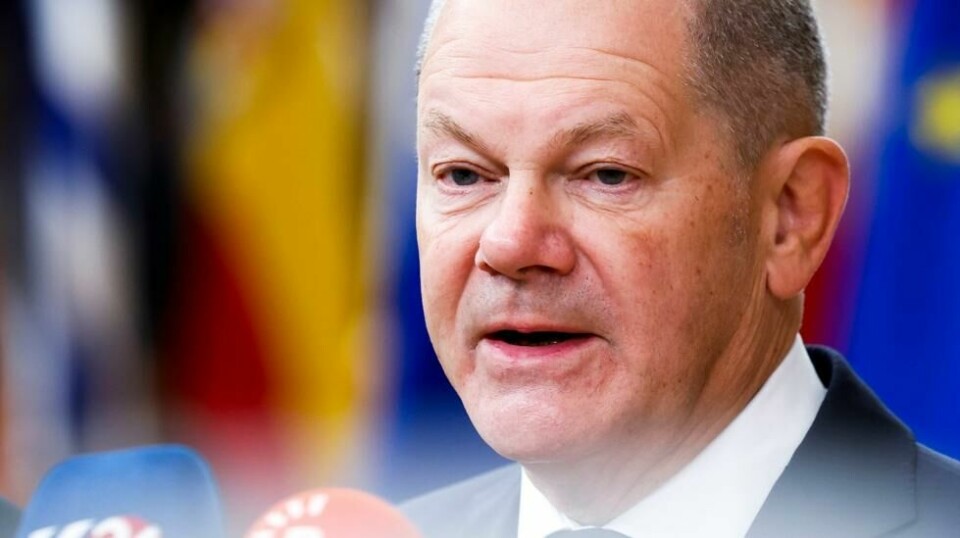 Seks av ti tyskere motsetter seg våpeneksporten til Israel, ifølge en måling fra Forsa-instituttet. Tysklands statsminister Olaf Scholz sier at leveransene vil fortsette. Foto: Geert Vanden Wijngaert / AP / NTB