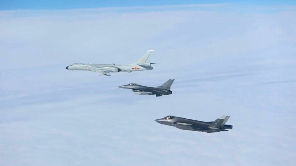 Amerikanske jagerfly avskjærer et militærfly i «ADIZ», i juli. Foto: Department of Defense via AP / NTB Amerikanske jagerfly avskjærer et militærfly i «ADIZ», i juli. Foto: Department of Defense via AP / NTB