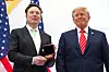 Donald Trump tildeler Elon Musk National Medal of Science foran amerikanske flagg.