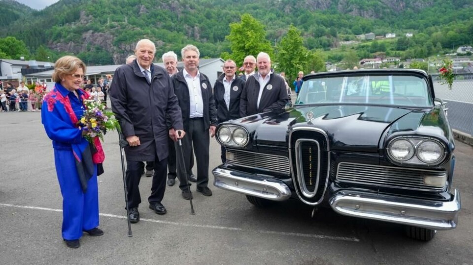 Kong Harald og dronning Sonja besøker Moi i Lund kommune i Rogaland i forbindelse med fylkesbesøkene til Agder og Rogaland 26–30 mai. Denne bilen, en Ford Edsel, har tidligere vært i kongens eie. Foto: Lise Åserud / NTB