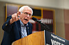 Bernie Sanders tar Norge i forsvar
