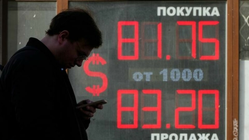 Rubelen faller kraftig. Foto: Foto: AP Photo/Dmitri Lovetsky Rubelen faller kraftig. Foto: Foto: AP Photo/Dmitri Lovetsky
