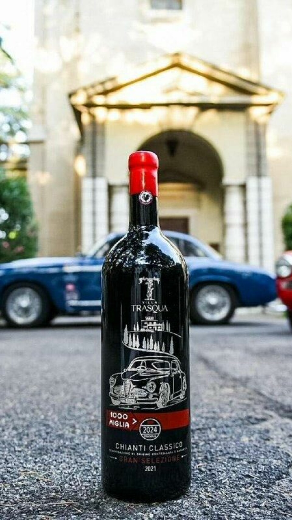 Hans Hulsbergen eier vingården Villa Trasqua i Toscana, og de har i mange år vært sponsor for Mille Miglia. Hans Hulsbergen eier vingården Villa Trasqua i Toscana, og de har i mange år vært sponsor for Mille Miglia. Foto: Hans Hulsbergen Collection