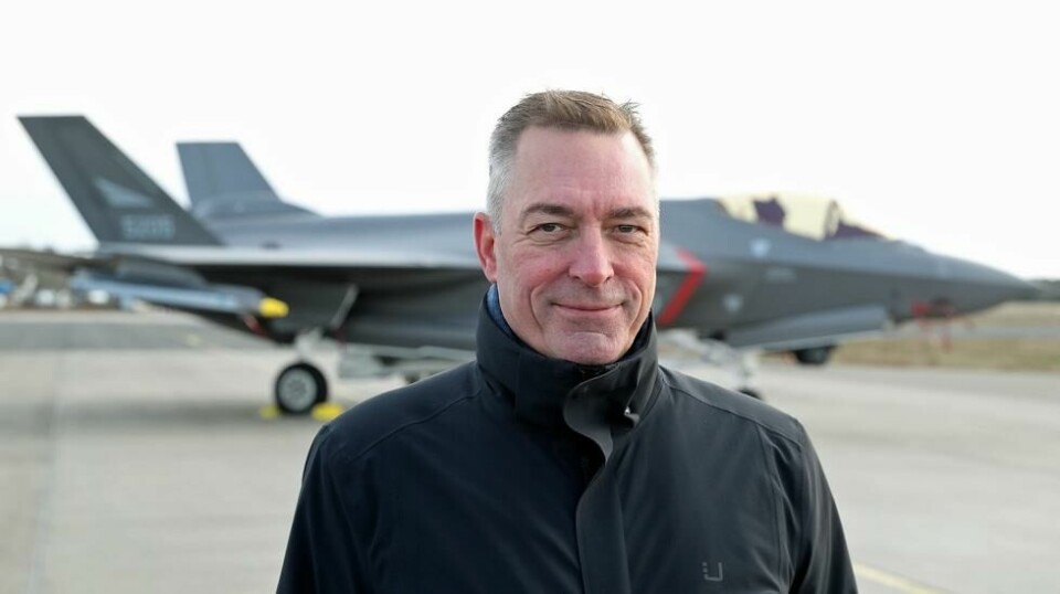 Forsvarsminister Frank Bakke-Jensen foran et F-35A kampfly på Luftforsvarets base Rygge i 2019.