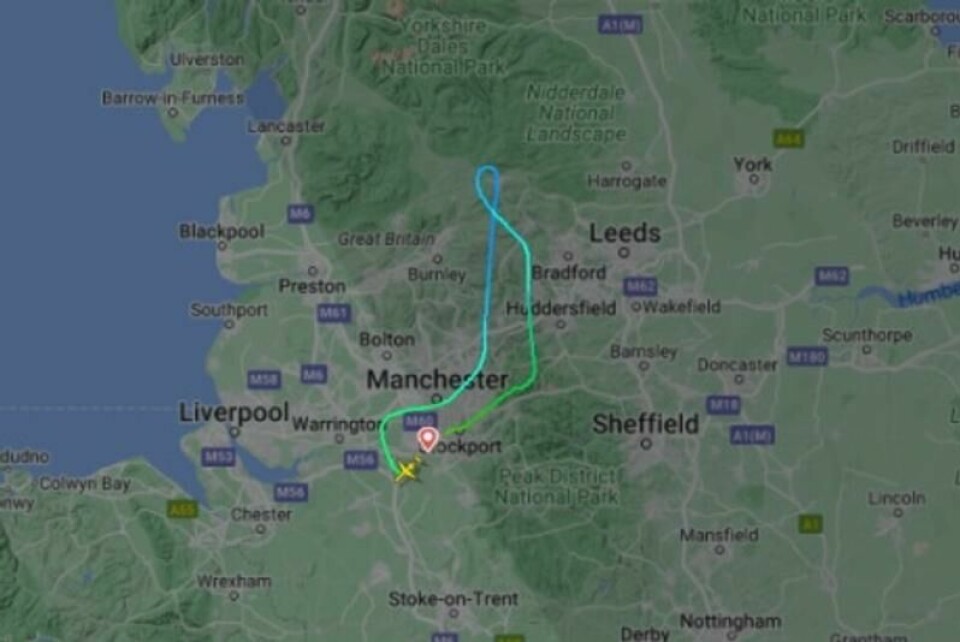 Ifølge data fraFlightRadar24gjennomførte pilotene en 180 graders manøver klokken 16.45 idet det befant seg over Skipton. Nødsituasjonen ble delt på sosiale medier etter at alarmen gikk. (Skjermdump fra Flightradar24)