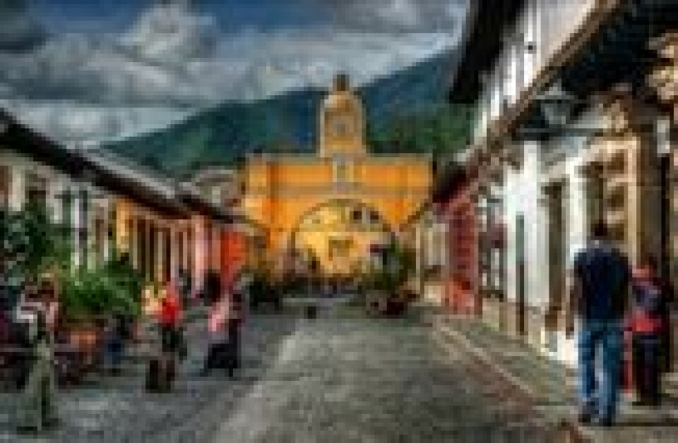Gamle Guatemala, Antigua Guatemala, 40 km fra hovedstaden anbefales et besøk. Foto: Wikimedia Commons. Gamle Guatemala, Antigua Guatemala, 40 km fra hovedstaden anbefales et besøk. Foto: Wikimedia Commons.