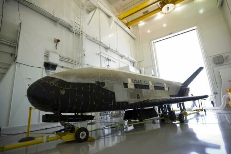 X-37B er USAs nyeste og mest avanserte gjenbrukbare romskip. Hangarene som tidligere ble brukt til romfergeprogrammet har blitt ombygd for disse skipene. Foto: Boeing. X-37B er USAs nyeste og mest avanserte gjenbrukbare romskip. Hangarene som tidligere ble brukt til romfergeprogrammet har blitt ombygd for disse skipene. Foto: Boeing.