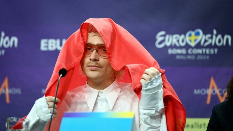 Joost Klein, her med sin mye omtalte opptreden under en pressekonferanse før Eurovision-finalen, selger billetter i Norge. Foto: Jessica Gow /TT/AP/NTB