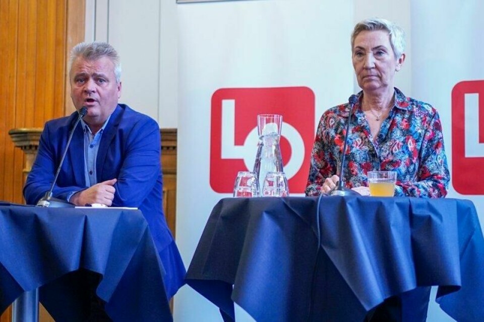 – Når lønningenes andel av verdiskapingen har falt fra over 80 til ned mot 70 prosent, viser det at eierne har stukket av med mer av verdiskapingen de siste årene, sier LO-leder Peggy Hessen. Her sammen med leder i Fellesforbundet, Jørn Eggum.