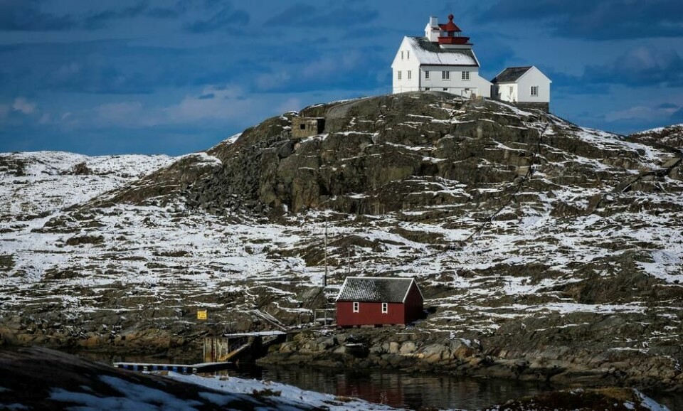 Selv sent på våren kan det falle snø på bakken, men det forsvinner stort sett med en gang. Foto: Bjørn Moholdt Selv sent på våren kan det falle snø på bakken, men det forsvinner stort sett med en gang. Foto: Bjørn Moholdt