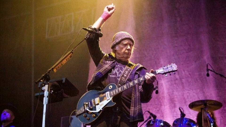Neil Young avlyser nå Ukraina-konserten av sikkerhetsgrunner.