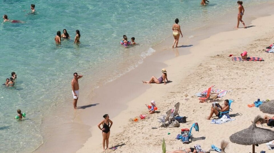 Smittetallene i Spania er nå på nivå med det norske myndigheter regner som «røde land». Her fra Mallorca.
