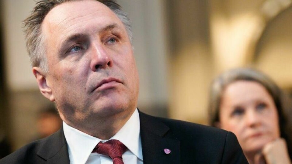 Forsvarsminister Tore Sandvik må innen juni ta det vanskelige valget om Natos nye luftkommando i Norden skal legges til Bodø eller Rygge.
