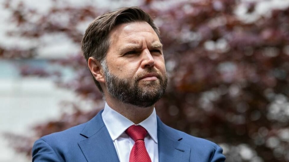 Visepresidentkandidat J.D. Vance står på sitt. Han fortsetter å spre påstander om at haitiere spiser kjæledyr i Ohio.