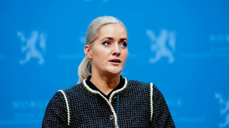Justis- og beredskapsminister Emilie Enger Mehl (Sp) varsler at norsk og svensk politi får begynne å patruljere sammen for å bekjempe gjengkriminalitet. Foto: Fredrik Varfjell / NTB