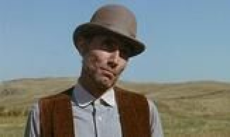 Anthony James i en scene fra hans siste film, «Nådeløse menn» (1992). Foto: Warner bros. Anthony James i en scene fra hans siste film, «Nådeløse menn» (1992). Foto: Warner bros.