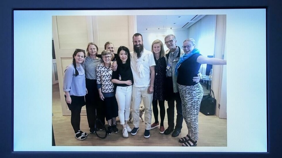 Dette bildet av Johan Gustafsson (i midten) og familien på Arlanda flyplass etter hans retur til Sverige mandag ettermiddag ble vist under en pressekonferanse med Sveriges utenriksminister Margot Wallström.