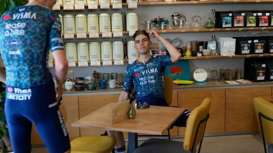 Wout Van Aert var misfornøyd med Jasper Philipsen etter torsdagens Tour de France-etappe. Foto: Jerome Delay / AP / NTB