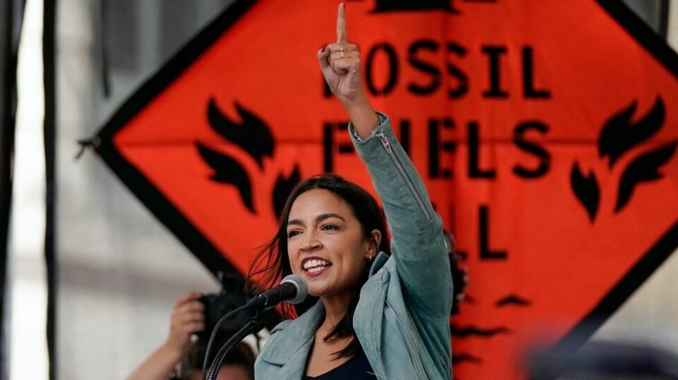 Representant Alexandria Ocasio-Cortez, taler på en demonstrasjon for å få slutt på bruken av fossilt brensel i New York, september 2023.