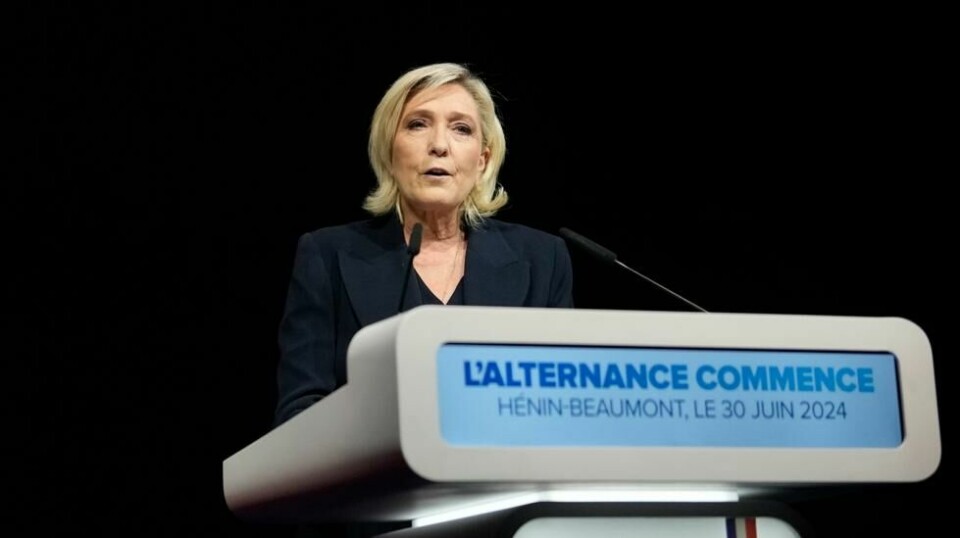 Presidentvalgkampen til Marine Le Pen fra 2022 etterforskes for ulovlig finansiering. Bildet er fra årets valg på ny nasjonalforsamling. Foto: Thibault Camus / AP / NTB