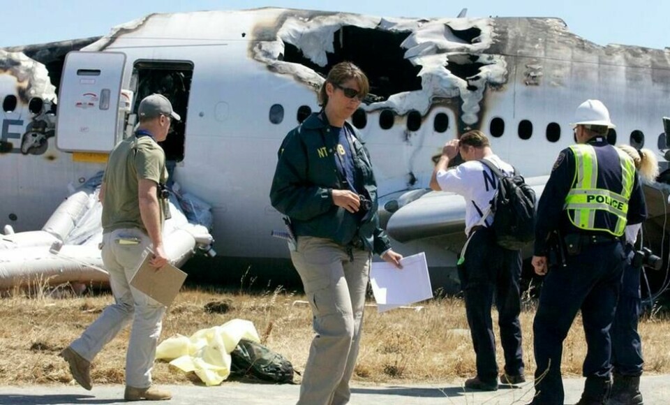 Den amerikanske havarikommisjonen (NTSB) fant ingen tekniske feil ved flyet eller deres instrumenter. Det ble derimot tidlig klart at det var den manglende kompetansen til pilotene, både kapteinen under opplæring og hans instruktør var blant de utslagsgivende faktorene for at flyet mistet kontrollen under innflygningen. Den amerikanske havarikommisjonen (NTSB) fant ingen tekniske feil ved flyet eller deres instrumenter. Det ble derimot tidlig klart at det var den manglende kompetansen til pilotene, både kapteinen under opplæring og hans instruktør var blant de utslagsgivende faktorene for at flyet mistet kontrollen under innflygningen. Foto: Handout / Reuters