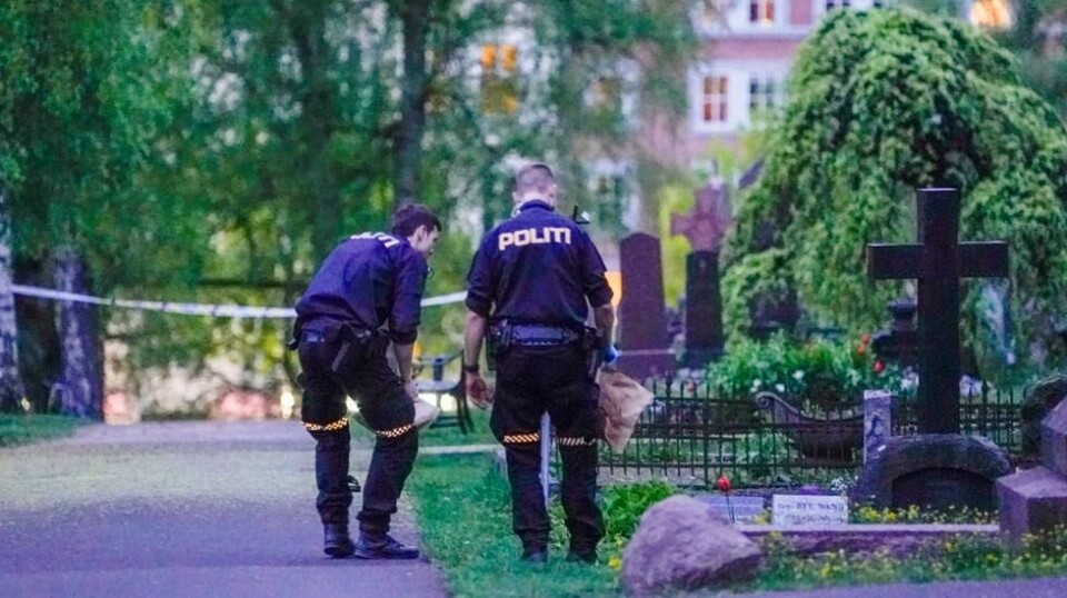 En mann ble alvorlig skadd i en knivstikking ved Vår Frelsers gravlund i Oslo onsdag kveld. Foto: Terje Pedersen / NTB