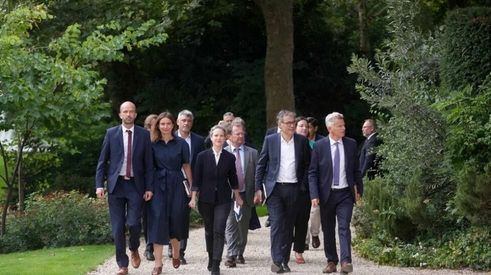 Lederne for partiene i venstrealliansen Ny folkefront (NFP) ankom presidentpalasset fredag. Mandag sa Macron at det var uaktuelt å la dem danne regjering. Foto: Thibault Camus / AP / NTB
