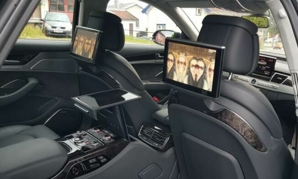 Bilen til Bjørn er spekket med utstyr. Selv kongelige kan finne seg godt tilrette i dette baksetet. Bilen til Bjørn er spekket med utstyr. Selv kongelige kan finne seg godt tilrette i dette baksetet.