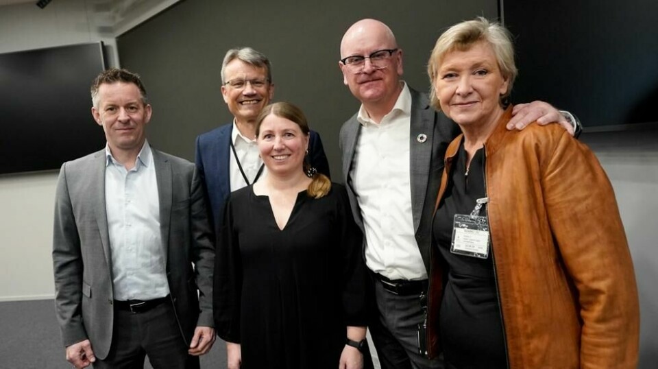 Tirsdag ble det brudd i lønnsforhandlingene i staten. Bildet viser YS stat-leder Jens B. Jahren (t.v.), LO stat-leder Egil André Aas, Unio stat-leder Guro E. Lind, statens personaldirektør Gisle Norheim og Akademikerne-leder Kari Tønnessen Nordli før lønnsoppgjøret startet 22. april.
