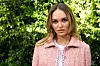 Lily-Rose Depp er datteren til skuespiller Johnny Depp og Vanessa Paradis. Hun har vært i bransjen siden tidlig tenårene. Foto: Chris Pizzello / AP / NTB