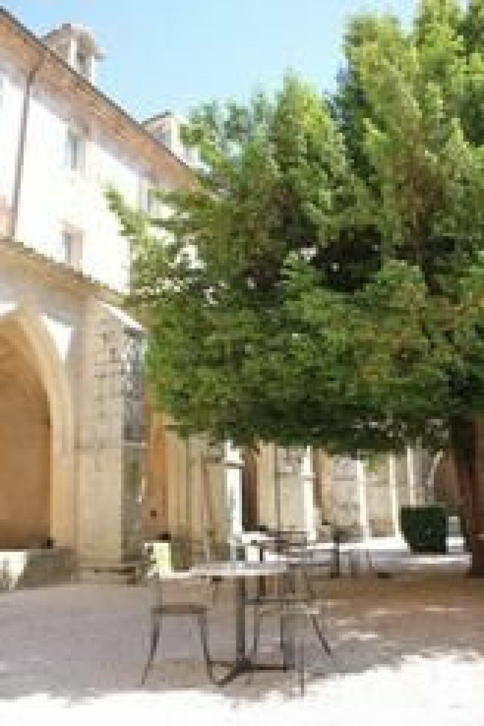 Le Convent Royal de Saint Maximin er et Dominikanerkloster omgjort til lekkert hotell. Le Convent Royal de Saint Maximin er et Dominikanerkloster omgjort til lekkert hotell.