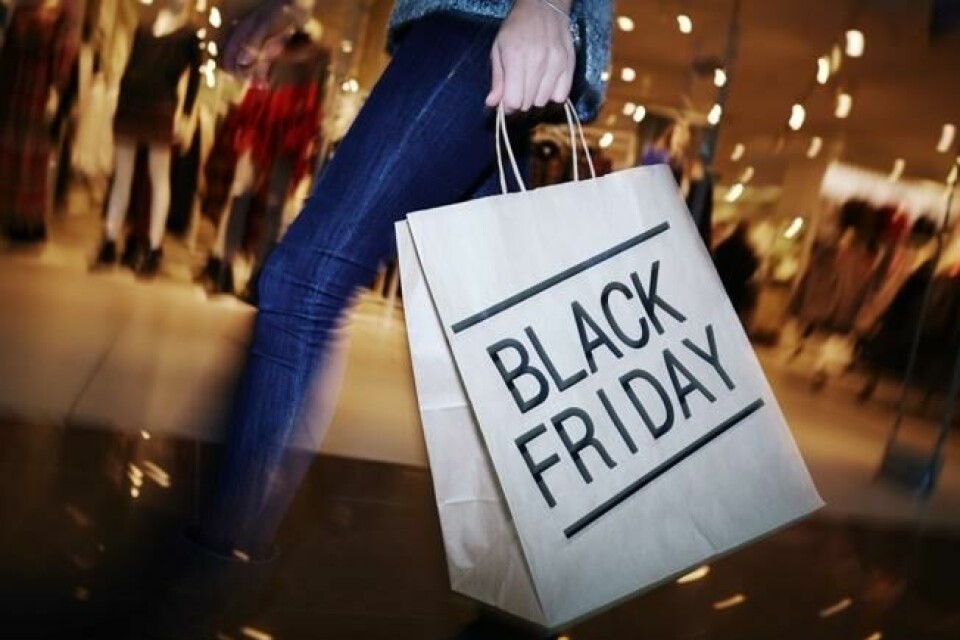 Black Friday har blitt en populær handledag. Du kan gjøre noen gode kjøp, men du bør sjekke nøye om du faktisk får en god pris. Black Friday har blitt en populær handledag. Du kan gjøre noen gode kjøp, men du bør sjekke nøye om du faktisk får en god pris. Foto: Colourbox