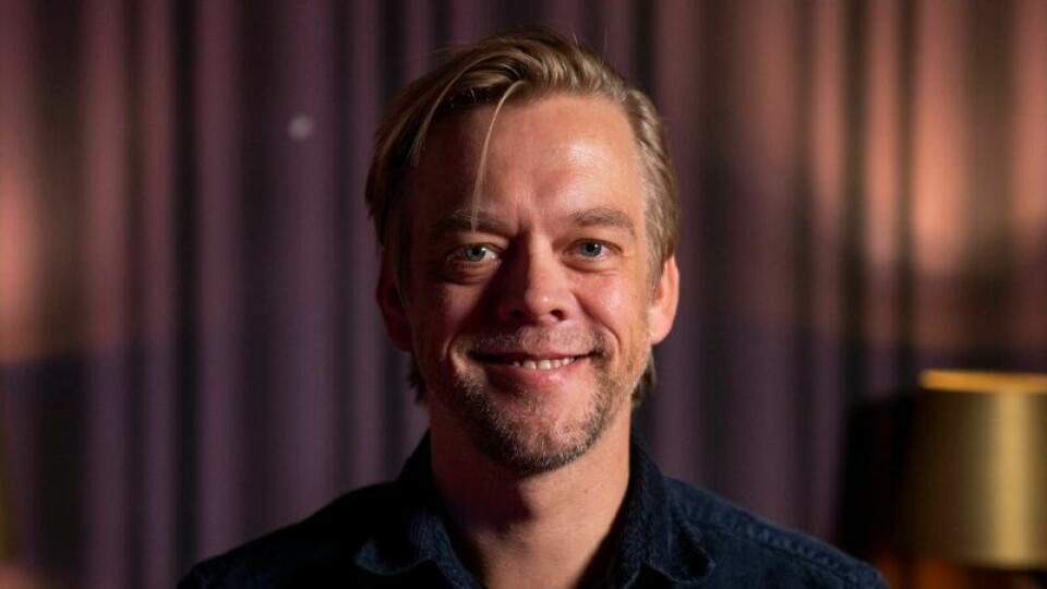 Calle Hellevang-Larsen er klar for NRK, der han er i gang med å lage en komiserie med 2026-premiere.