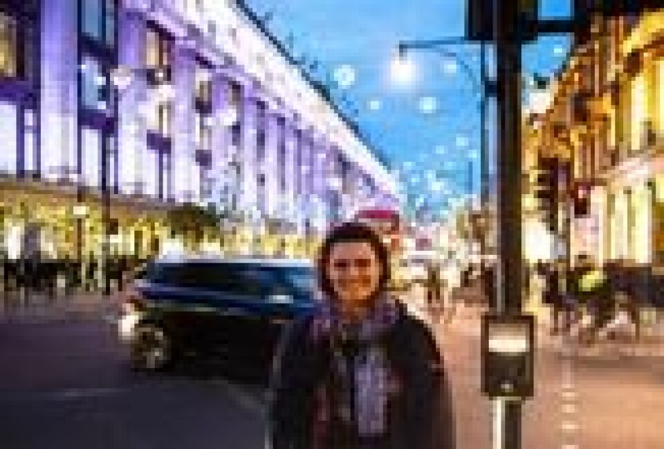LONDON. Stephanie Allison avslutter den tre måneder lange bryllupsreisen sin i London. Foto: Privat LONDON. Stephanie Allison avslutter den tre måneder lange bryllupsreisen sin i London. Foto: Privat