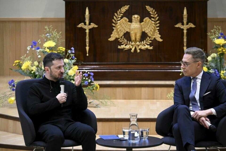 Samme dag som Volodymyr Zelenskyj (til venstre) møtte Finlands president Alexander Stubb i Helsingfors, snakket den ukrainske presidenten på telefon med USAs president Donald Trump. Samme dag som Volodymyr Zelenskyj (til venstre) møtte Finlands president Alexander Stubb i Helsingfors, snakket den ukrainske presidenten på telefon med USAs president Donald Trump. Foto: Markku Ulander / Lehtikuva / AP / NTB