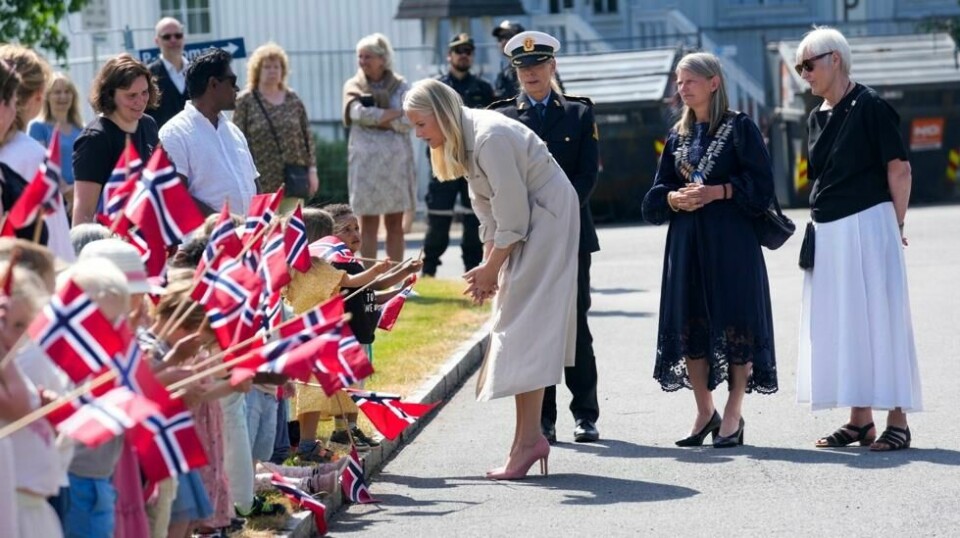 Kronprinsesse Mette-Marit deltar på åpningen av Kulturdagene ved Blakstad sykehus i Asker kommune. Foto: Terje Bendiksby / NTB