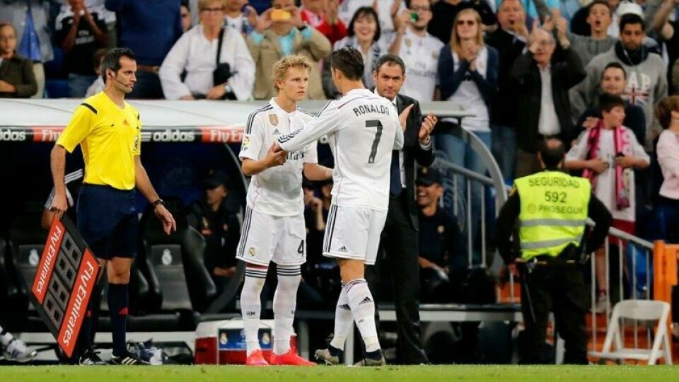 Cristiano Ronaldo var han som ble byttet ut da Martin Ødegaard fikk sin debut for Real Madrid. Cristiano Ronaldo var han som ble byttet ut da Martin Ødegaard fikk sin debut for Real Madrid. Foto: Daniel Ochoa de Olza / AP / NTB
