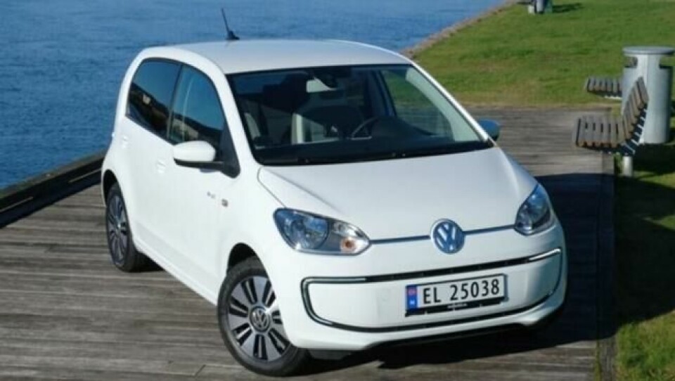 VW e-up! er en enkel, liten elbil. Rekkevidde på 160 kilometer er ikke akkurat imponerende lenger. VW e-up! er en enkel, liten elbil. Rekkevidde på 160 kilometer er ikke akkurat imponerende lenger.