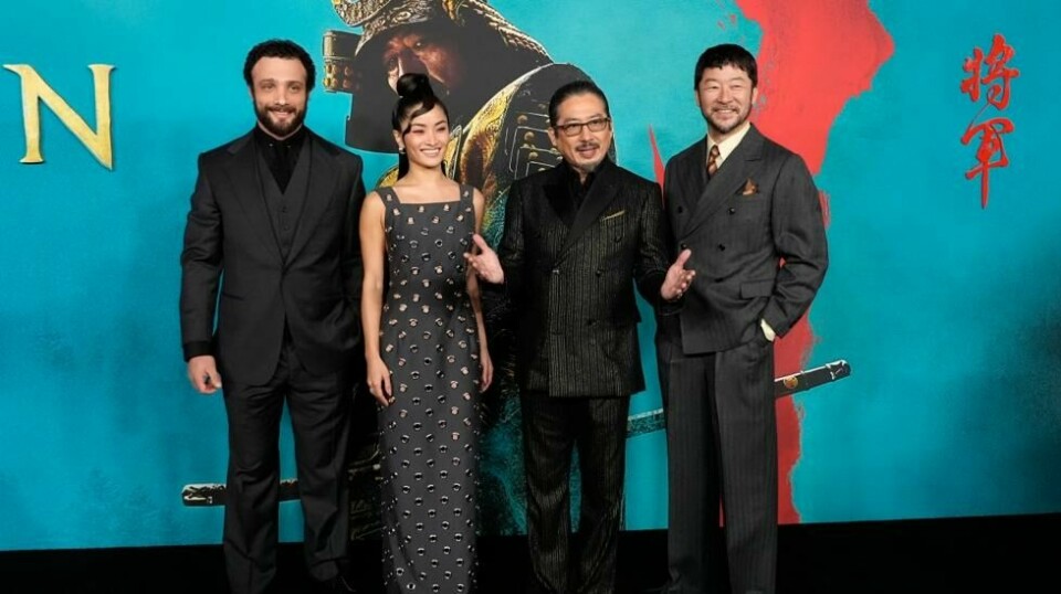 Cosmo Jarvis (til venstre), Anna Sawai, Hiroyuki Sanada og Tadanobu Asano spiller sentrale roller i strømmesuksessen «Shogun», som hanket inn en drøss med Emmy-priser søndag. Arkivfoto: Chris Pizzello / AP / NTB