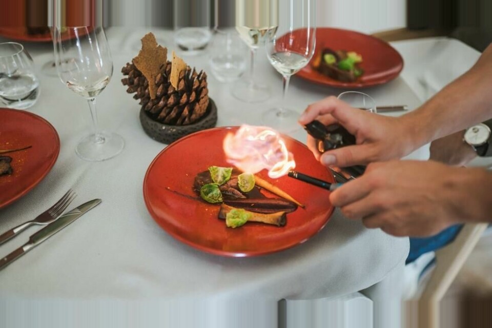 Litauiske kokker har transformert det nasjonale kjøkkenet i løpet av de siste årene. Nå er det kamp om Michelin-stjerner som gjelder. Litauiske kokker har transformert det nasjonale kjøkkenet i løpet av de siste årene. Nå er det kamp om Michelin-stjerner som gjelder. Foto: Lithuania Travel / Simas Bernotas